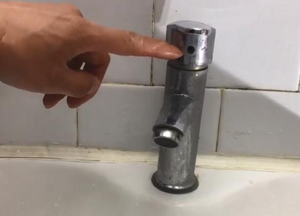 衛(wèi)生間臺(tái)盆水龍頭拆卸圖解,6張步驟大圖帶你全程拆卸! 衛(wèi)生間臺(tái)盆水龍頭拆卸圖解,6張步驟大圖帶你全程拆卸!